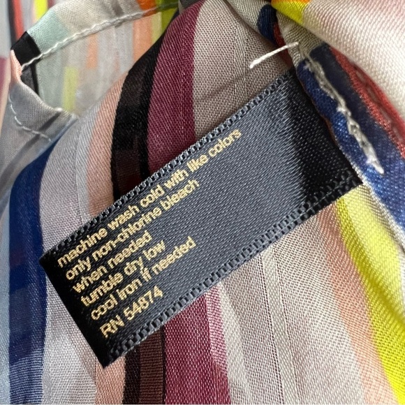 3/$25 🍄 Outback Red Ladies Colorful Sheer Shirt Size XS - Picture 10 of 10